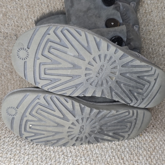 Ugg Triple Bailey Buttom Grey Boots Size 8 - Picture 7 of 7
